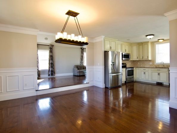 2 Keeneland Cir, Leominster MA 01453