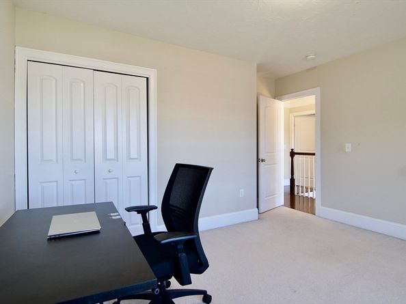 2 Keeneland Cir, Leominster MA 01453