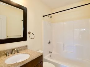 2 Keeneland Cir, Leominster MA 01453