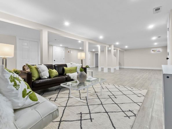 106 Hull St, Beverly MA 01915