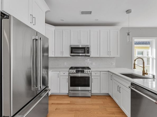 105 Neponset Ave 105, Boston MA 02131