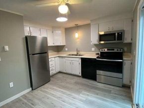 270 Sunderland Rd 37, Worcester MA 01604