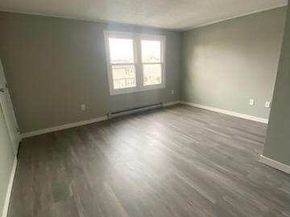 270 Sunderland Rd 37, Worcester MA 01604