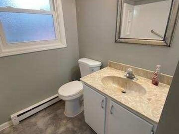 270 Sunderland Rd 37, Worcester MA 01604