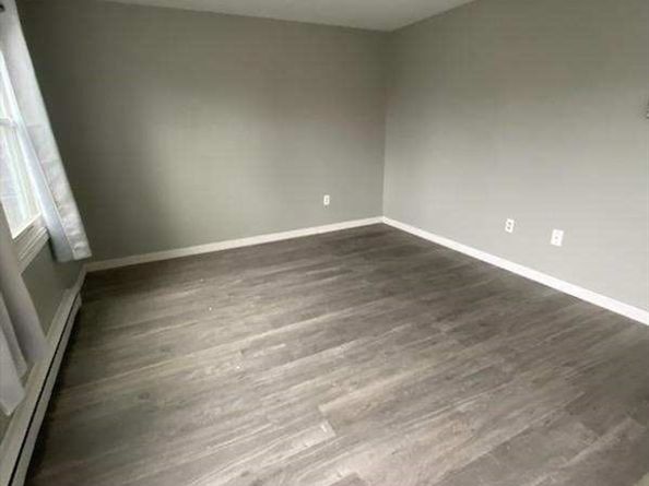 270 Sunderland Rd 37, Worcester MA 01604