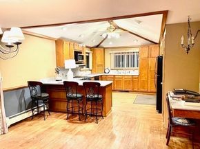 9 Green Hill Ave, Worcester MA 01605