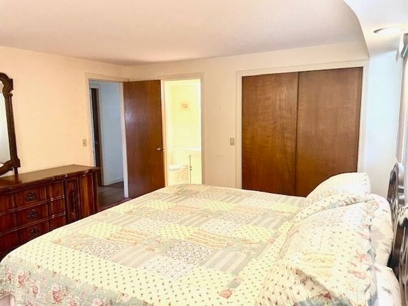 9 Green Hill Ave, Worcester MA 01605