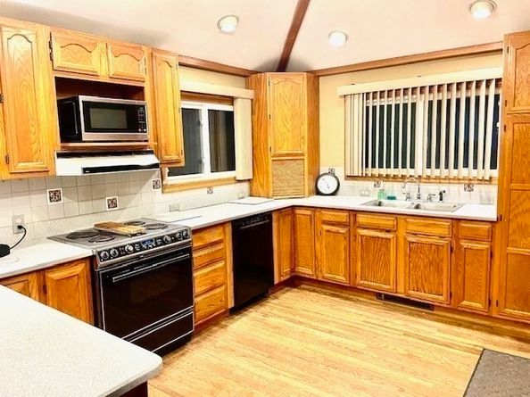 9 Green Hill Ave, Worcester MA 01605