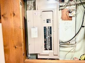 9 Green Hill Ave, Worcester MA 01605