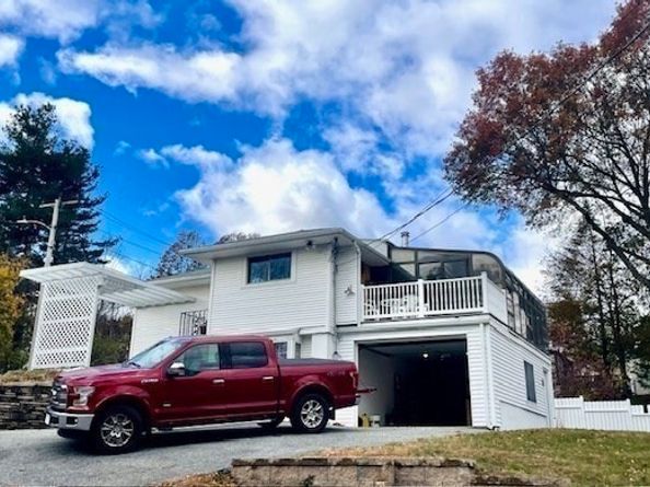 9 Green Hill Ave, Worcester MA 01605