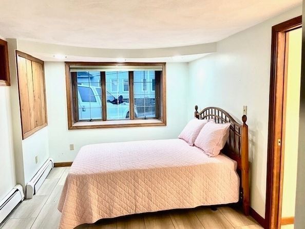 9 Green Hill Ave, Worcester MA 01605