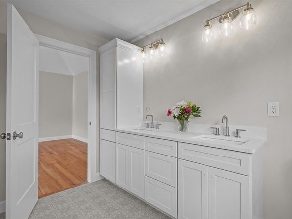 20 Sophie Ruth Way, Tewksbury MA 01876