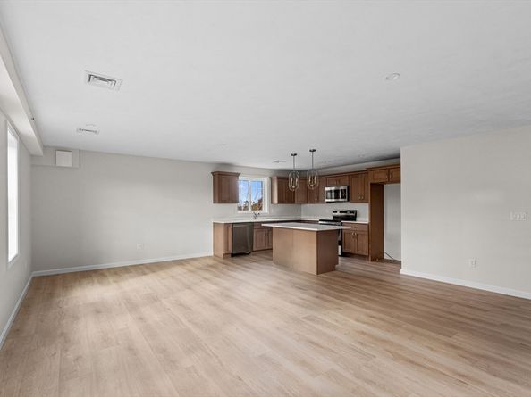 393 Court St 7, Plymouth MA 02360