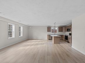 393 Court St 7, Plymouth MA 02360