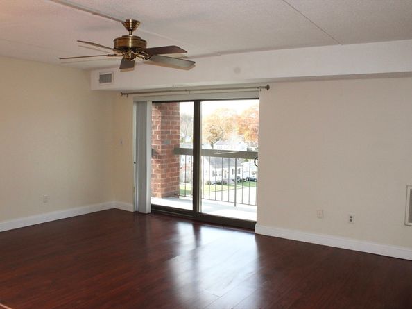 159 Main 41C, Stoneham MA 02180