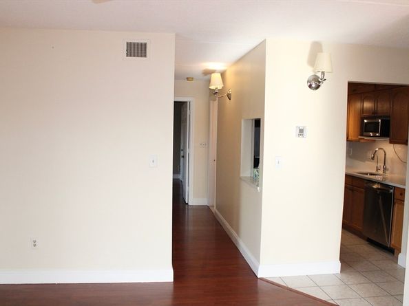 159 Main 41C, Stoneham MA 02180