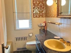 11 Earle St, Quincy MA 02170