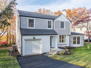 18 University Dr, Natick MA 01760