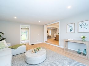 18 University Dr, Natick MA 01760