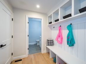 18 University Dr, Natick MA 01760