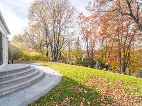 18 University Dr, Natick MA 01760