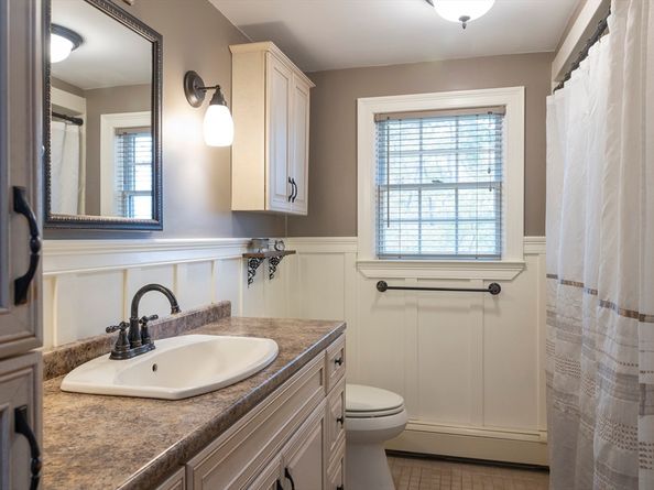 9 Church St, Douglas MA 01516