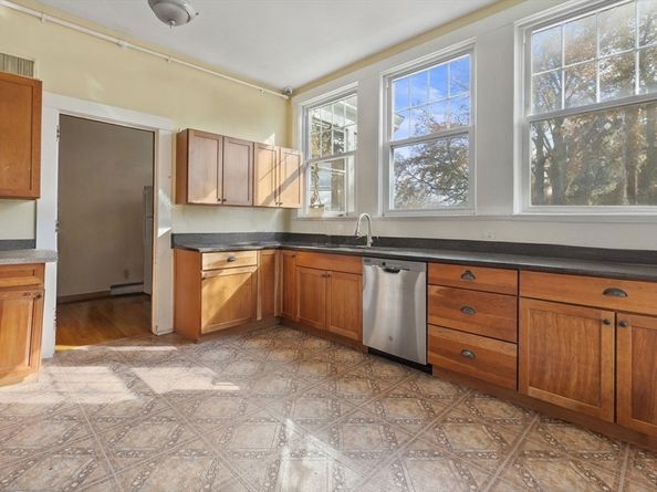 5 Claremont, Worcester MA 01610