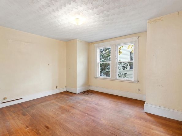 16 Boylston St, Malden MA 02148