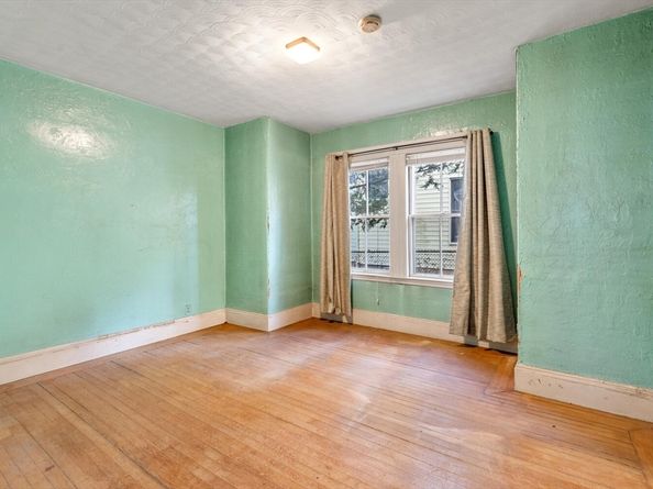 16 Boylston St, Malden MA 02148