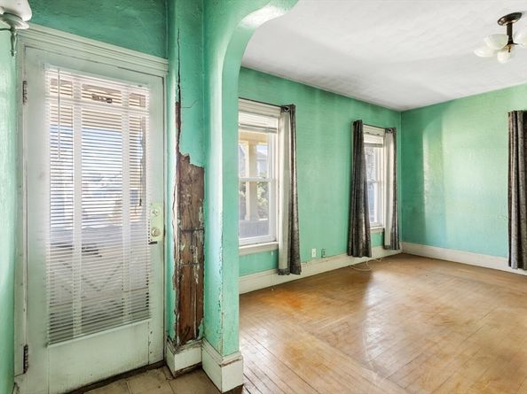 16 Boylston St, Malden MA 02148