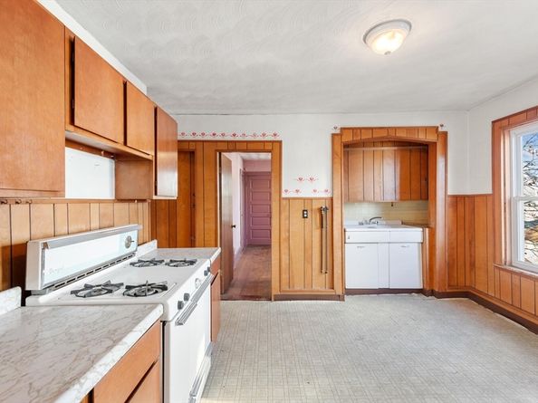 16 Boylston St, Malden MA 02148