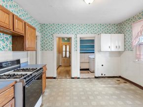 16 Boylston St, Malden MA 02148