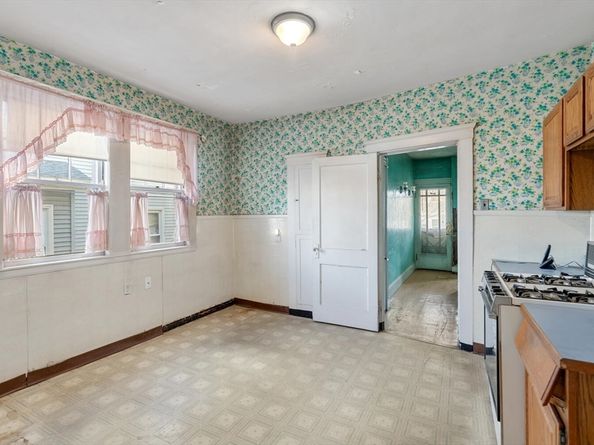 16 Boylston St, Malden MA 02148