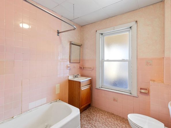 16 Boylston St, Malden MA 02148