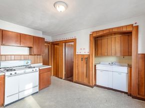 16 Boylston St, Malden MA 02148