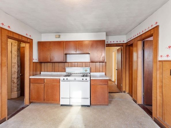 16 Boylston St, Malden MA 02148