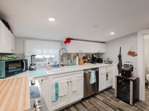 4 Ross Ave, Wareham MA 02571