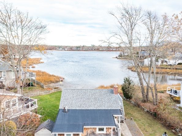 4 Ross Ave, Wareham MA 02571