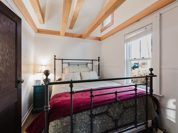 4 Ross Ave, Wareham MA 02571