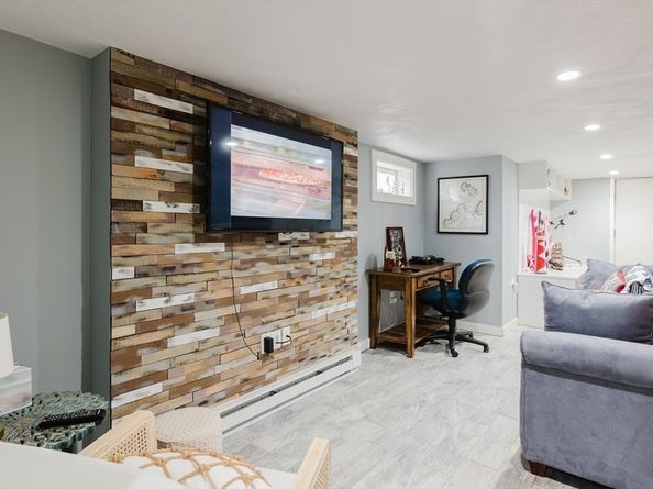 4 Ross Ave, Wareham MA 02571