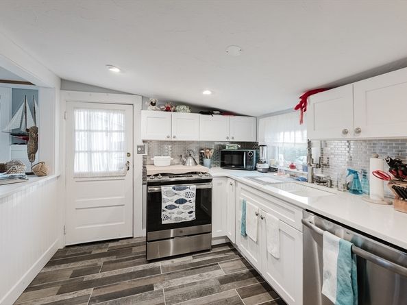 4 Ross Ave, Wareham MA 02571