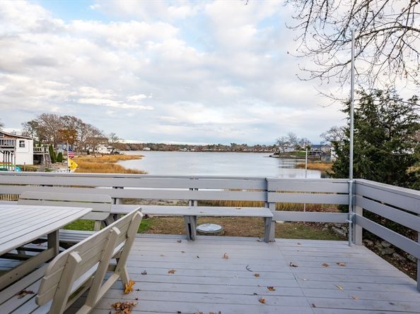 4 Ross Ave, Wareham MA 02571