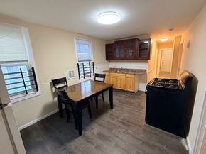 12 King St, Worcester MA 01610