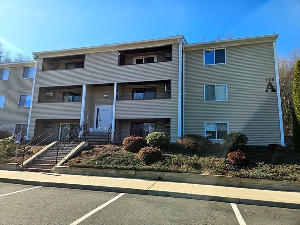 129 Quaker Hwy 6, Uxbridge MA 01569