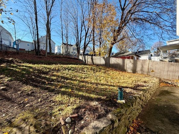 15 Hale St, Fitchburg MA 01420