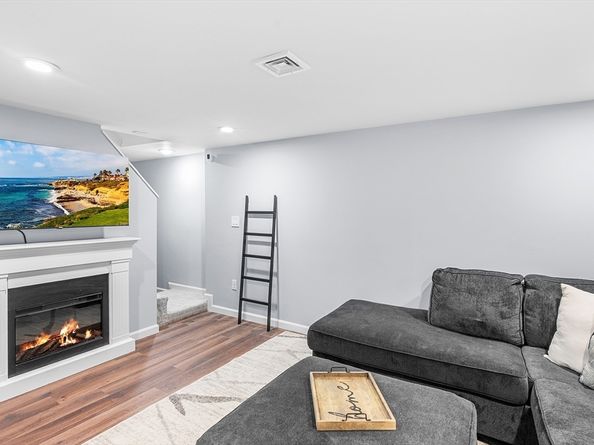 36 Whitelock Dr, Marlborough MA 01752