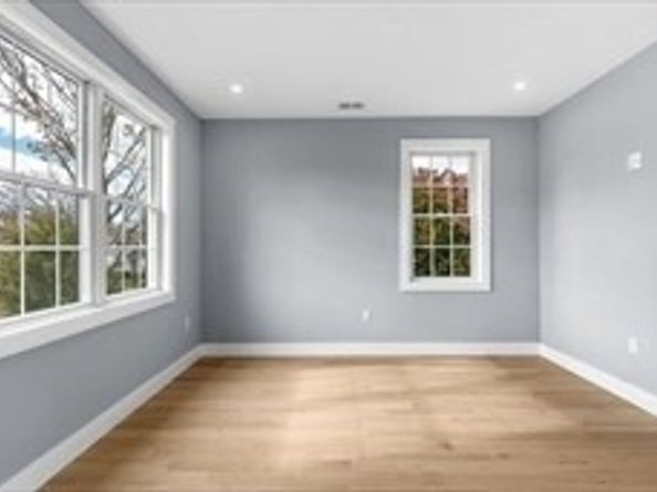 286 Nevada U286, Newton MA 02460