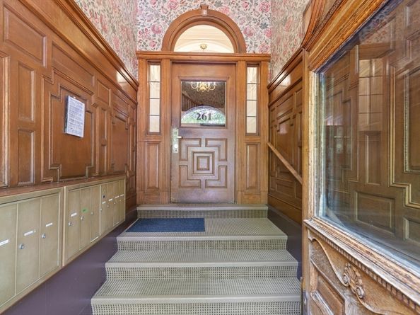 261 Marlborough St 4R, Boston MA 02116