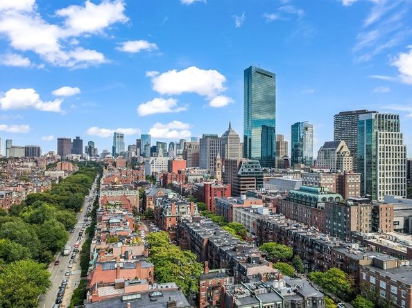 261 Marlborough St 4R, Boston MA 02116