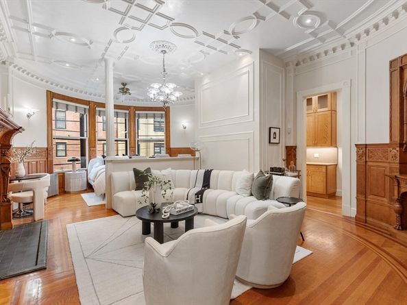 261 Marlborough St 4R, Boston MA 02116